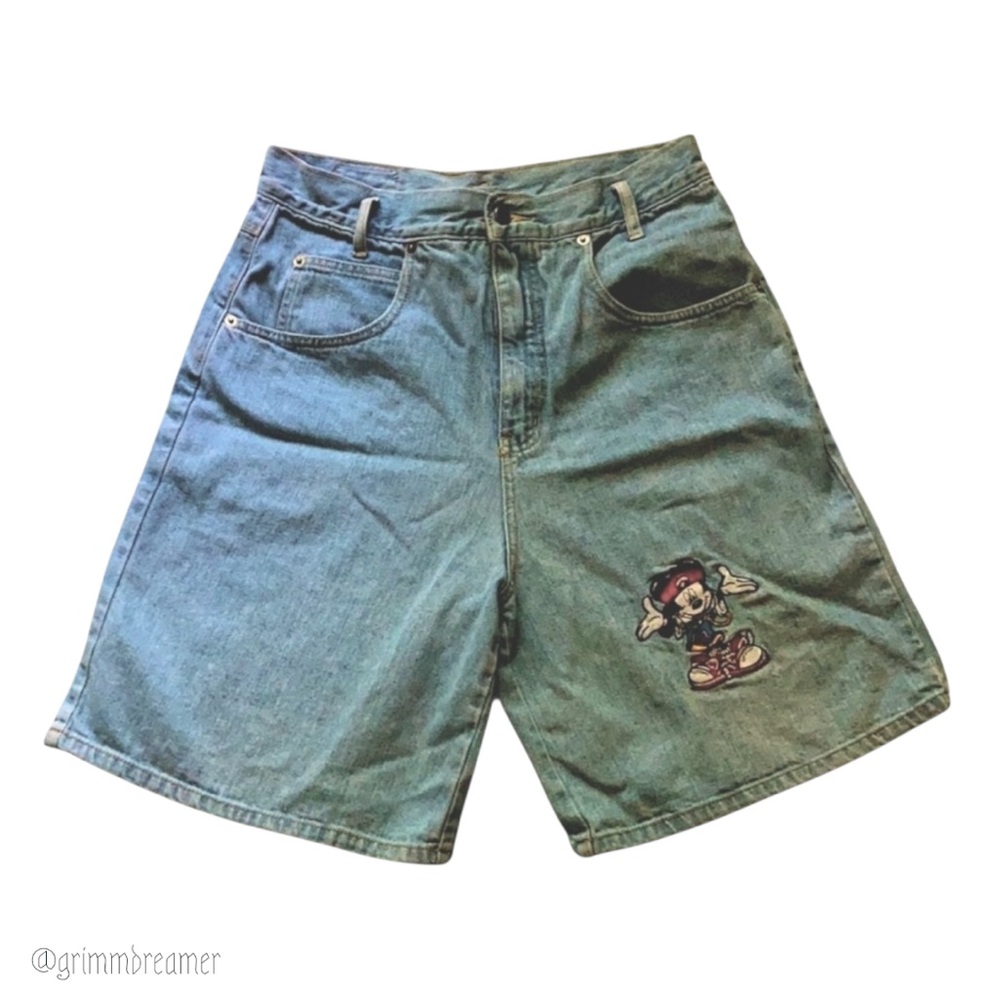 90’s Mickey Mouse Long Shorts 📽